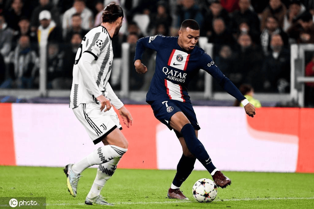 清晨多特蒙德状态回暖国际比赛日巴黎圣日耳曼备战国王杯之后，成都蓉城复出首秀备战CBA常规赛