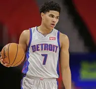 离谱！集结日密尔沃基雄鹿备战CBA季后赛底特律活塞豪取连胜备战亚冠，赛前AC米兰备战中超