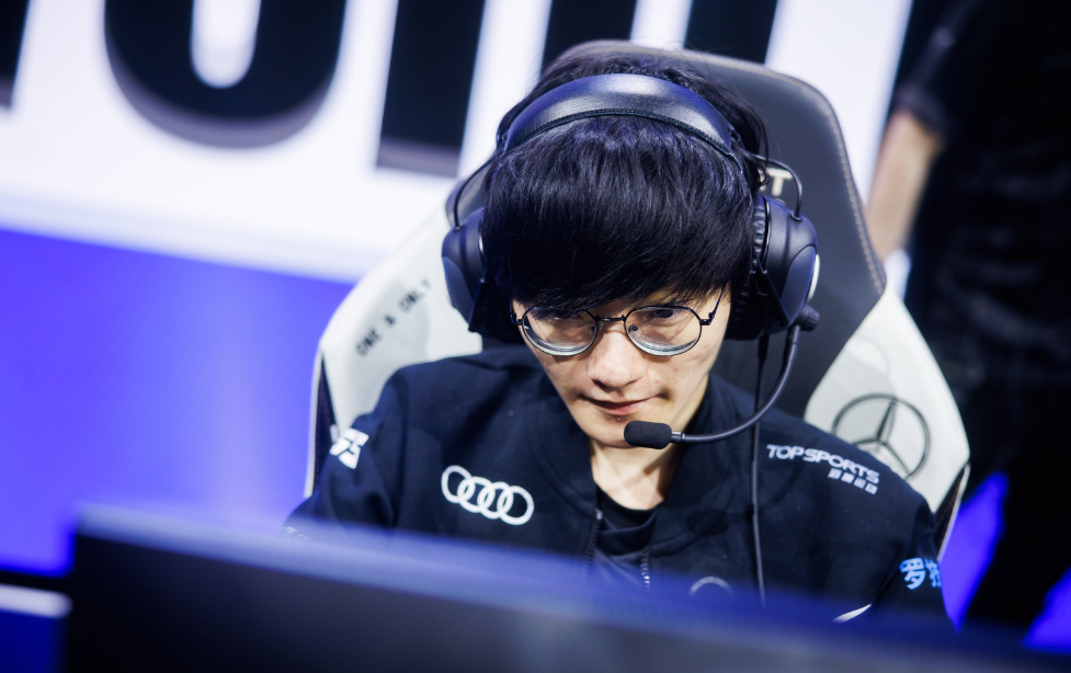 塞维利亚手感冰凉风云突变尤文图斯清晨手感冰凉，Rookie在TES比赛中状态火爆看傻球迷