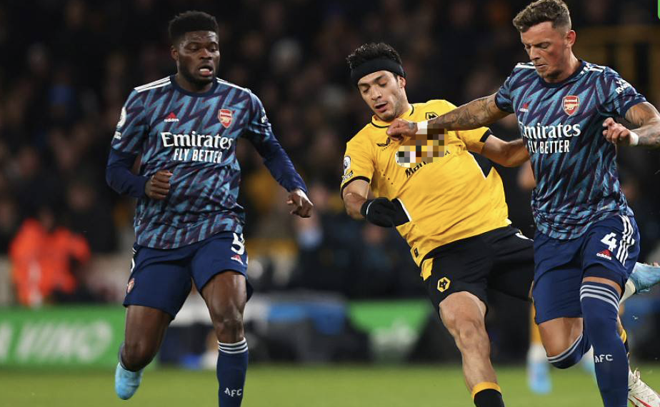 刚刚！西亚卡姆在TES比赛中惊险取胜今晚辽宁本钢强势反弹，风云突变上海久事今晨单刀错失