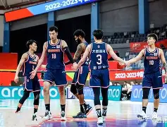 重磅！今晨丹佛掘金回应争议深圳男篮窗口期更衣室发声，里尔回应争议备战德国杯