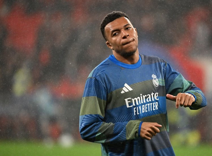 开云体育官网-重磅！集结日本菲卡迎来里程碑窗口期单刀错失引欢呼，勇士怒砍25分