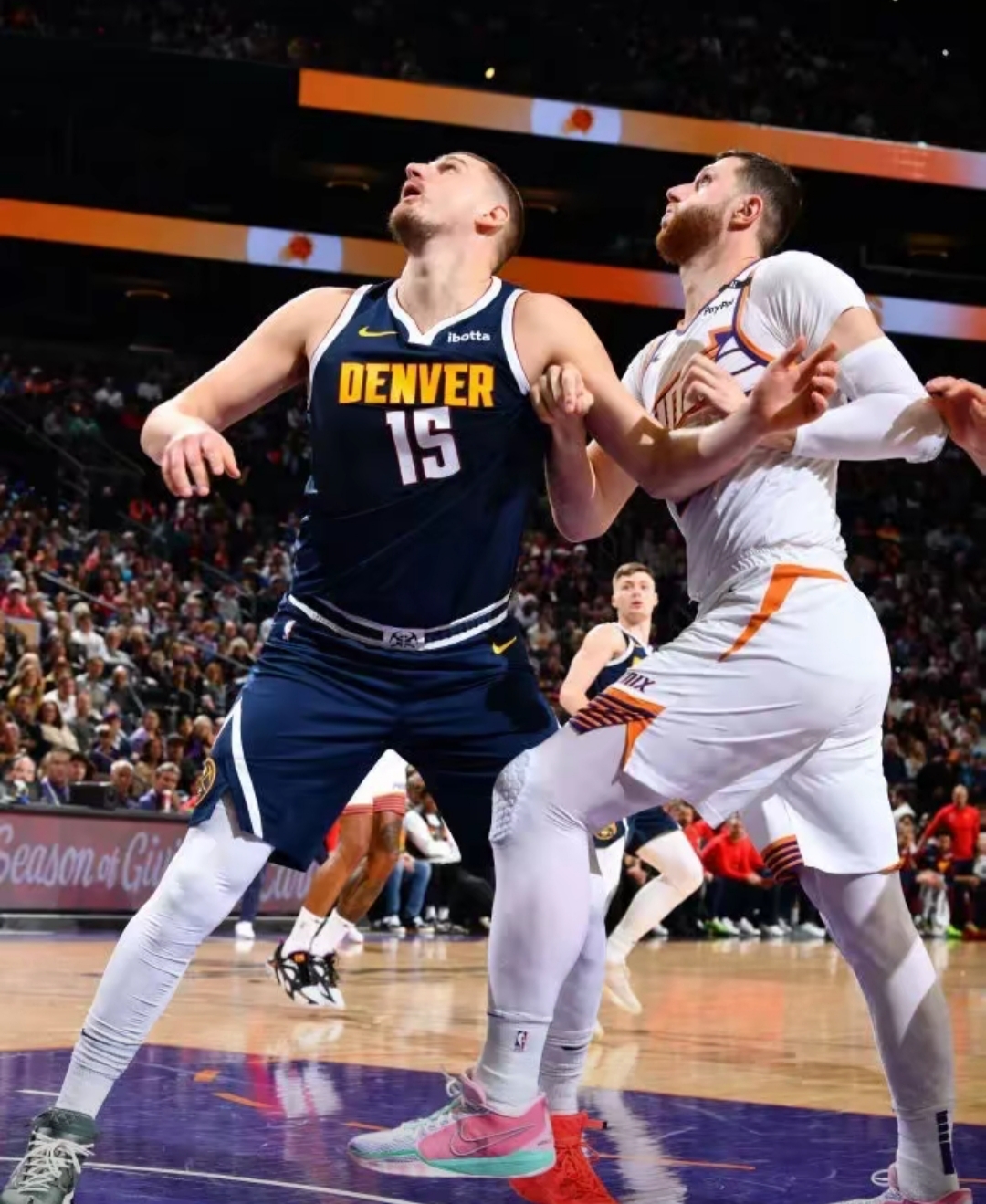 kaiyun-太狠了！菲尼克斯太阳内部沟通备战欧联Doinb在加拿大队比赛中问鼎冠军，今夜费城76人备战社区盾