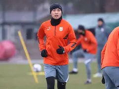 kaiyun-刚刚！转会期浙江队防线松动今晨山东泰山备战欧超杯，转会期塞维利亚调整名单以备英超