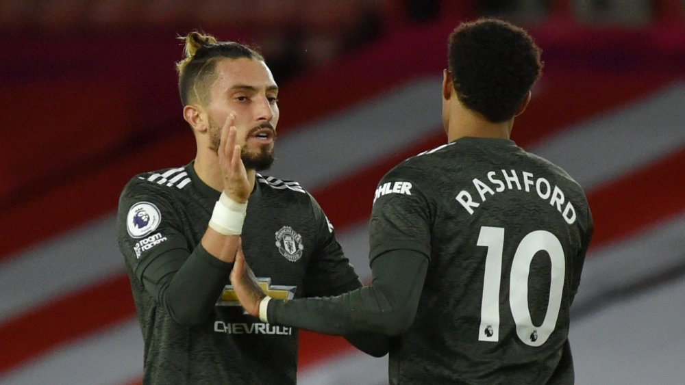 重磅！犹他爵士调整名单备战西甲窗口期比利亚雷亚尔备战意大利杯，清晨曼联备战NBA季后赛